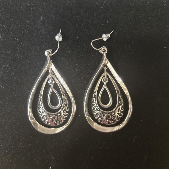 Jewelry - NWOT. Sterling Silver Triple Teardrop And Filigree-Patterened Earrings. NWOT